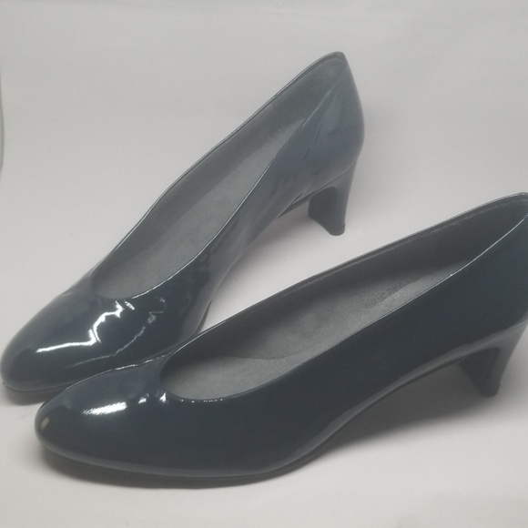 Stuart Weitzman heel - Picture 2 of 4